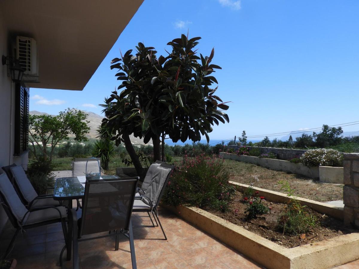 Chrissi'S House With Garden And Sea View Zerviana Villa Kíssamos Exteriör bild