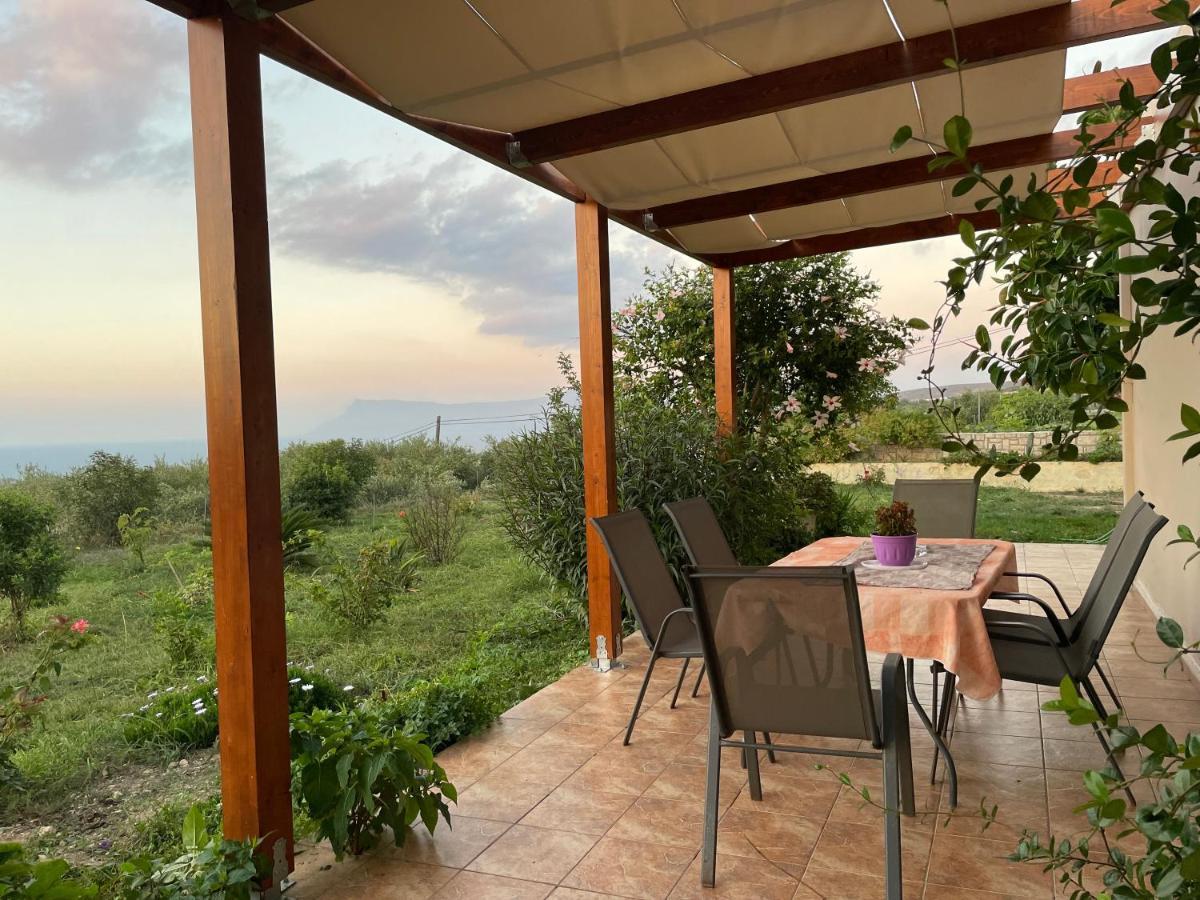 Chrissi'S House With Garden And Sea View Zerviana Villa Kíssamos Exteriör bild